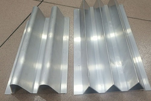 雙曲鋁單板